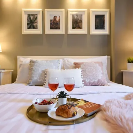 Downtown Oasis: With Cozy Charm *