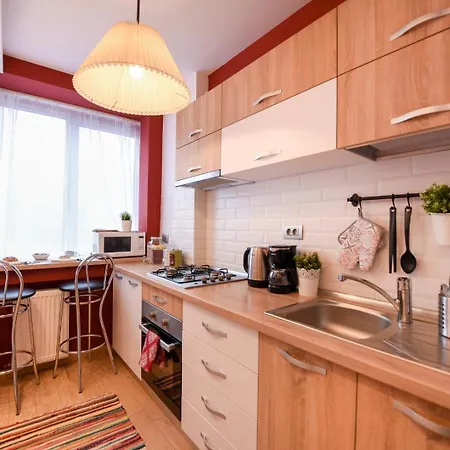 Downtown Oasis: With Cozy Charm Apartment Bucharest