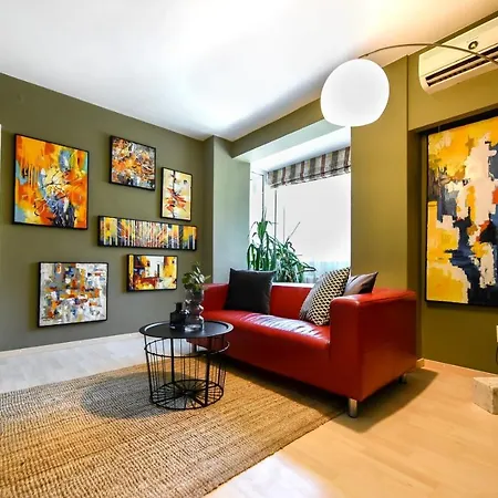 Апартаменты Downtown Oasis: With Cozy Charm
