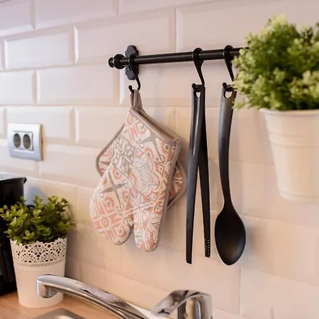 Downtown Oasis: With Cozy Charm Appartement Bucarest