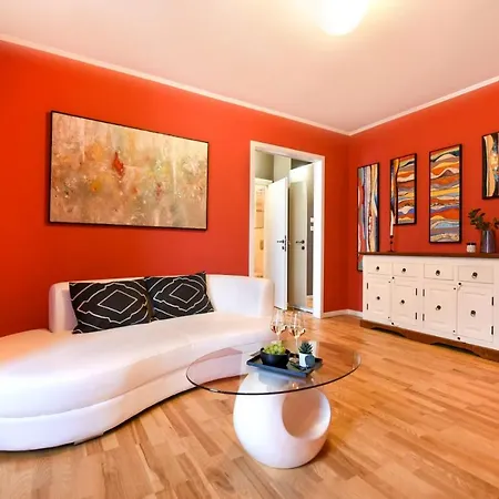 Apartament Downtown Oasis: With Cozy Charm *