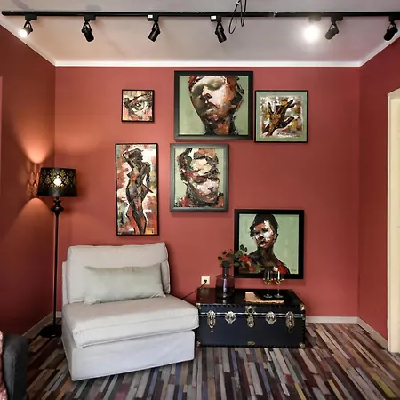 Downtown Oasis: With Cozy Charm Apartament Bucureşti