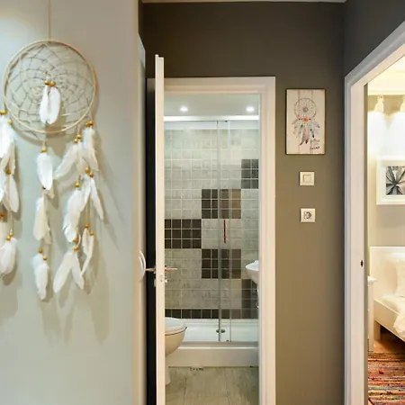 Downtown Oasis: With Cozy Charm Bukareszt