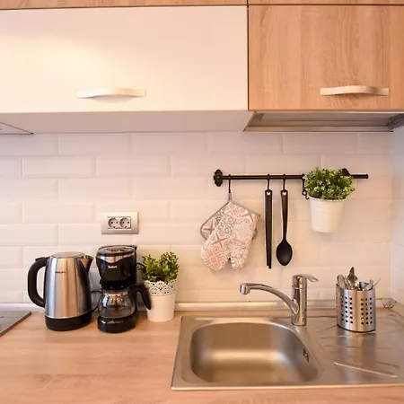 Downtown Oasis: With Cozy Charm Apartament *