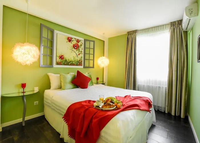 Apartament Downtown Oasis: With Cozy Charm *