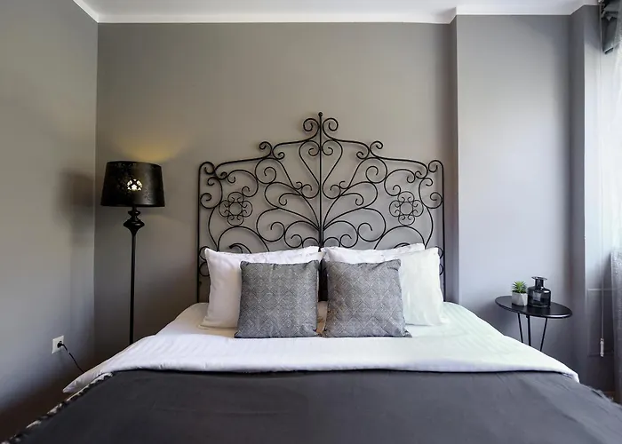 Apartament Downtown Oasis: With Cozy Charm *